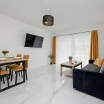 Nadmorski Z Tarasem, Ogrodkiem I Parkingiem Blisko Plazy By Renters 아파트 *