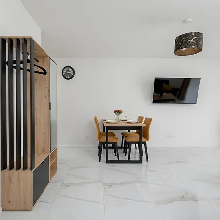 شقة Beautiful With Garden & Parking By Renters *