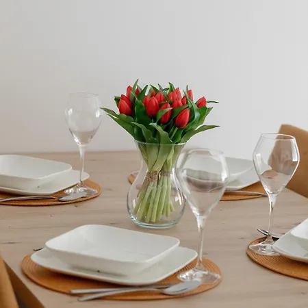 Beautiful With Garden & Parking By Renters *