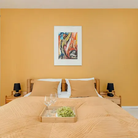 شقة Beautiful With Garden & Parking By Renters *