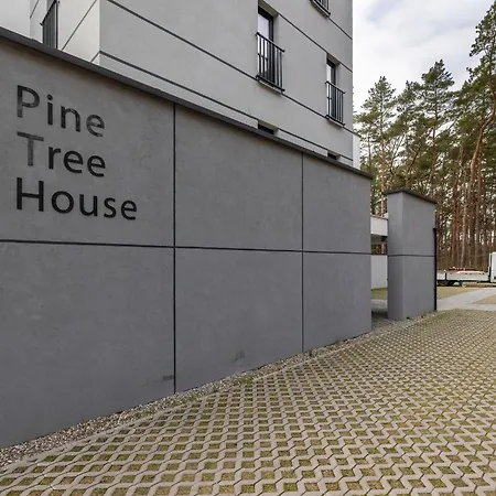 شقة Beautiful With Garden & Parking By Renters